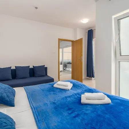 Family Aquamarina Prima By Renters